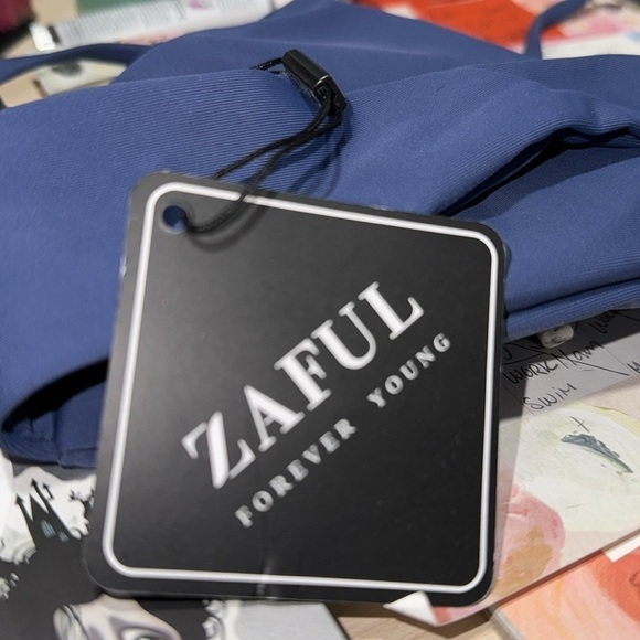 Zaful bikini top size 4 blue removable padding adjustable straps NEW top only - Picture 2 of 3